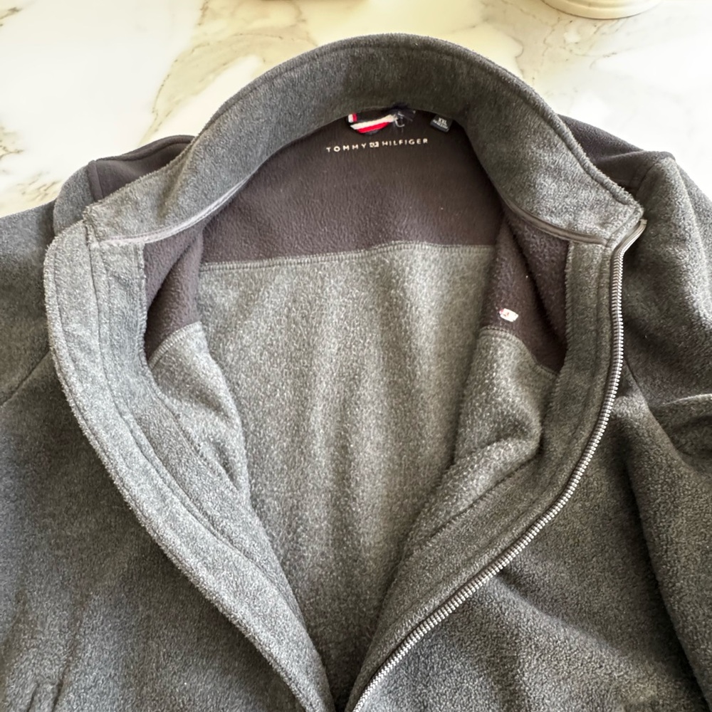 Jacket Fleece Tommy Hilfiger Gray and Black Lightweight Jacket - Picture 7 of 15